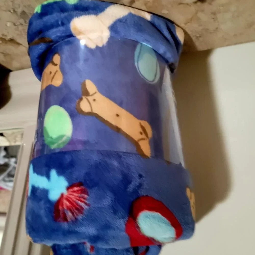 The Big One Oversized Supersoft Plush Throw, NWT